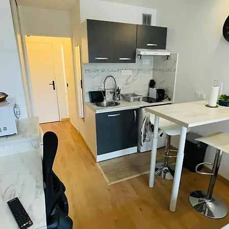 Exclusive Private By Warilco - Pleyel 25 M2 - A 1 Minute De La Station Metro Carrefour Pleyel Apartment *